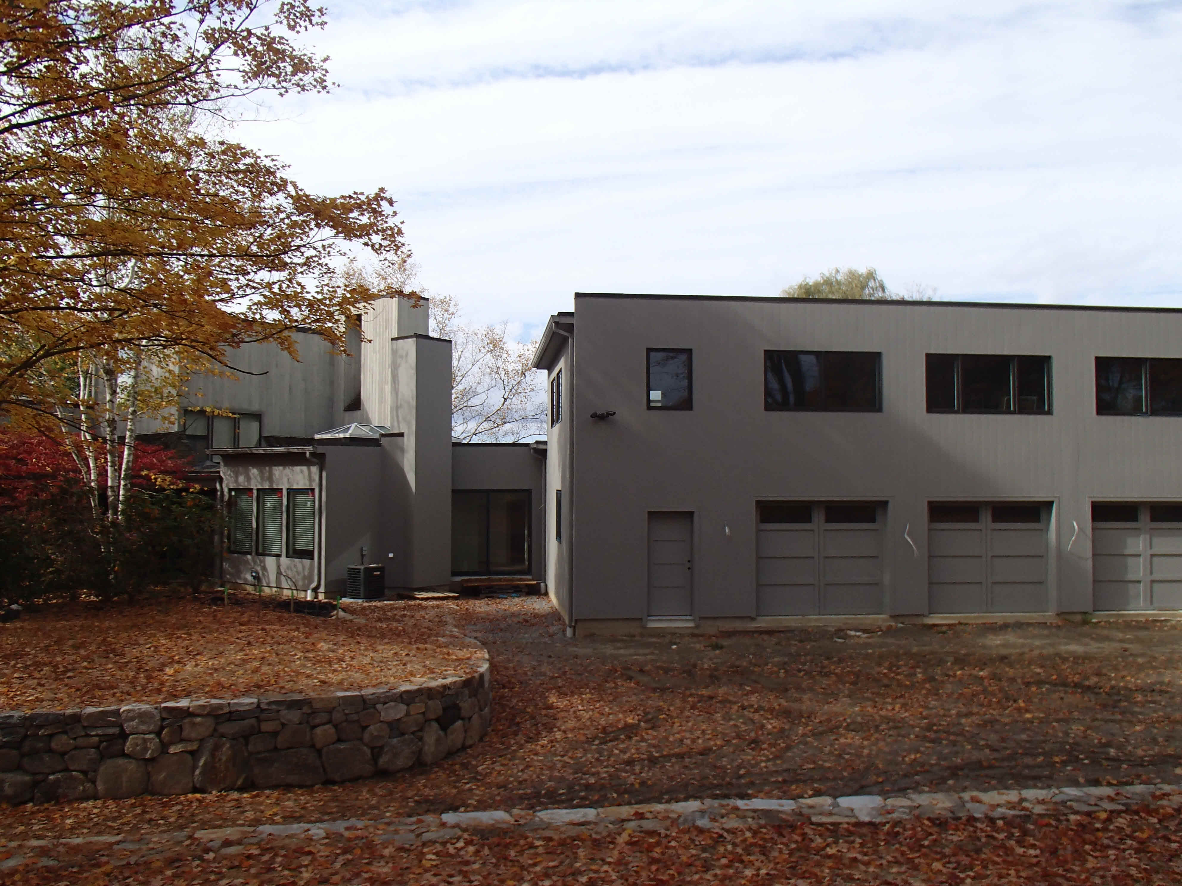 Building photograph for 94 CURTIS RD